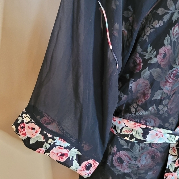 VINTAGE PATRICIA LINGERIE Short Peignoir Nightgown and Robe Set - Picture 6 of 16